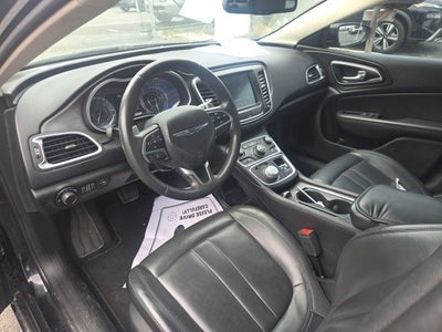 2017 Chrysler 200 Limited