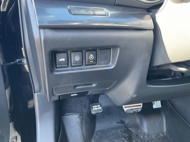 2023 Nissan Maxima SR