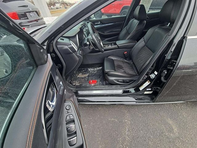 2023 Nissan Maxima SR