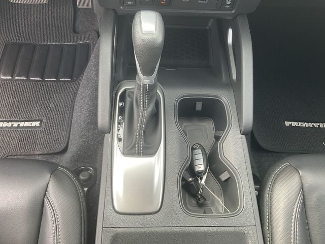 2024 Nissan Frontier SL