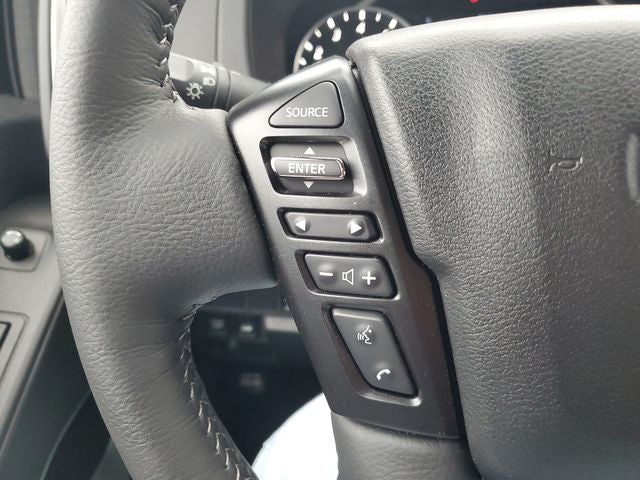 2025 Nissan Frontier SL