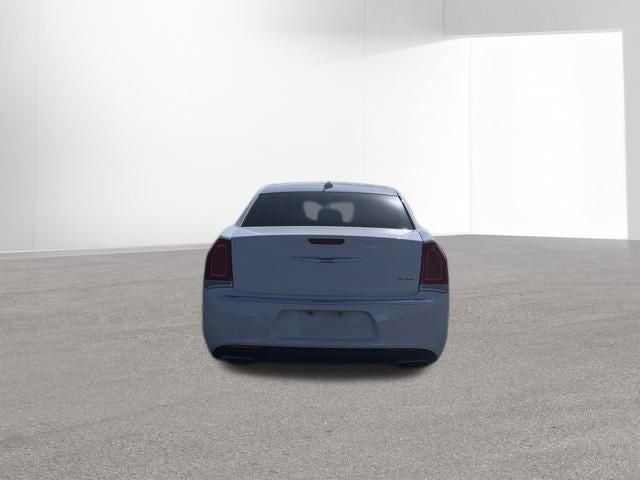 2016 Chrysler 300 Limited