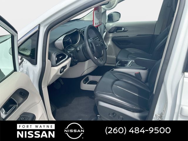 2023 Chrysler Pacifica Hybrid Touring L