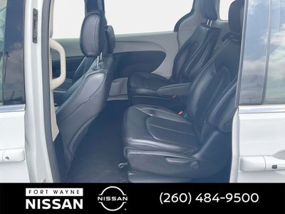 2023 Chrysler Pacifica Hybrid Touring L