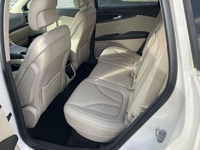 2019 Lincoln Nautilus Select