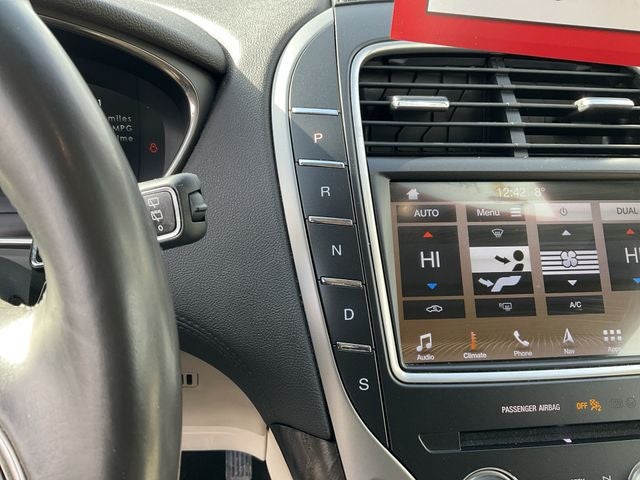 2019 Lincoln Nautilus Select