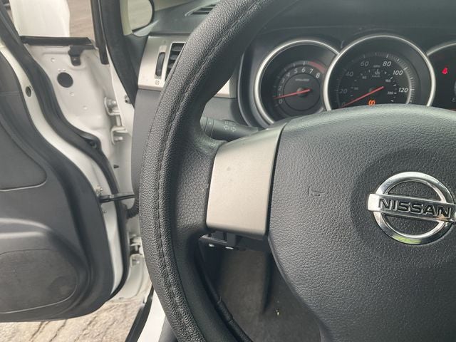 2010 Nissan Versa 1.8 S