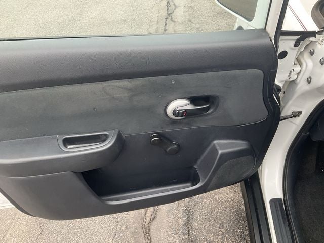 2010 Nissan Versa 1.8 S