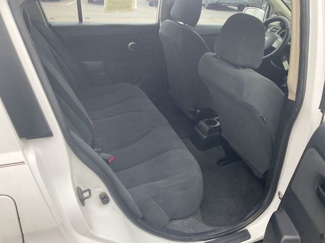 2010 Nissan Versa 1.8 S