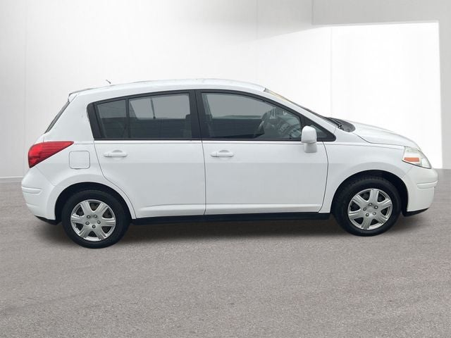 2010 Nissan Versa 1.8 S