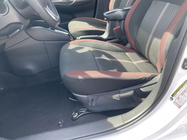 2024 Nissan Versa 1.6 SR