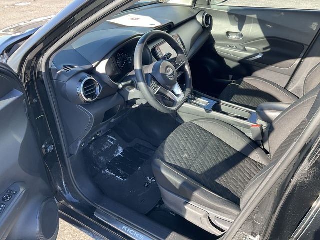 2022 Nissan Kicks SV