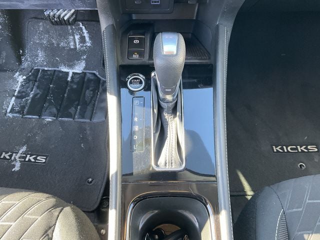2022 Nissan Kicks SV