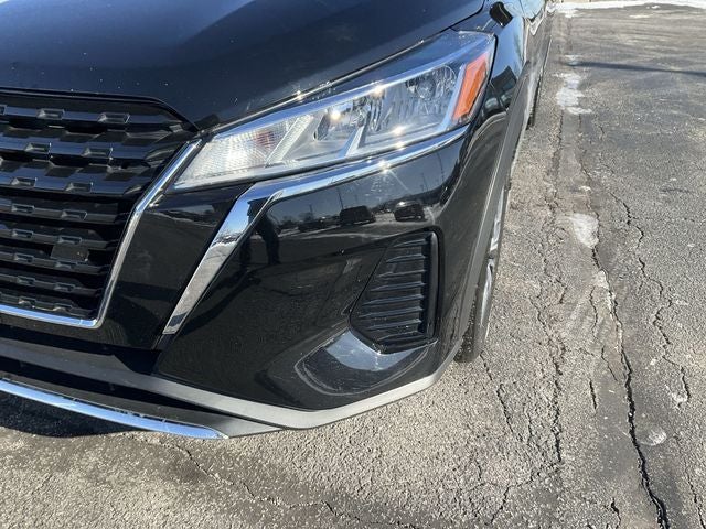 2022 Nissan Kicks SV