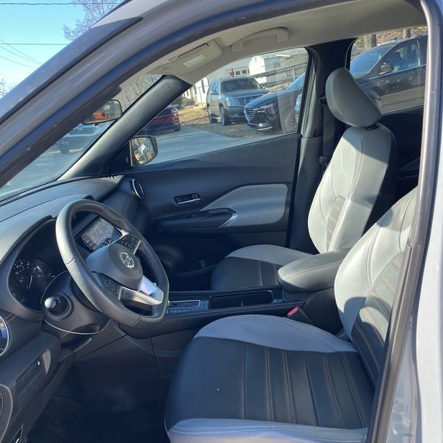 2021 Nissan Kicks SR