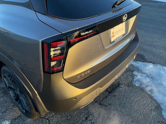 2025 Nissan Kicks SR