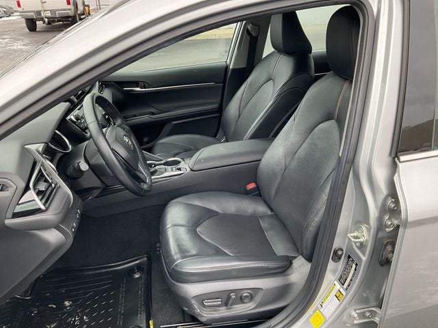 2020 Toyota Camry Hybrid XLE