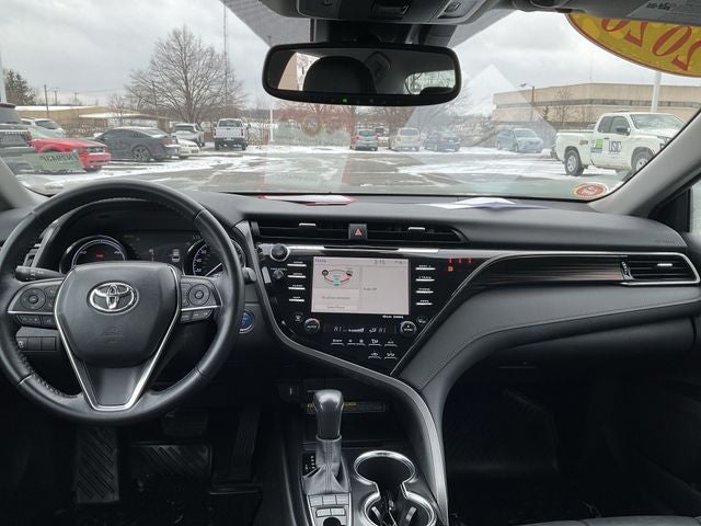 2020 Toyota Camry Hybrid XLE