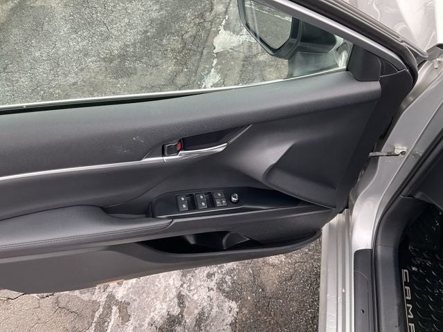 2020 Toyota Camry Hybrid XLE