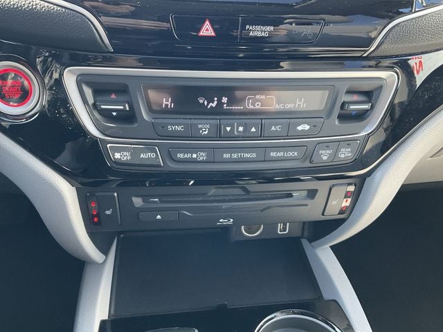 2022 Honda Pilot Touring 8 Passenger