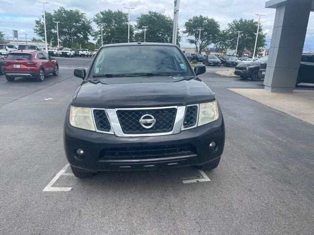 Used 2010 Nissan Pathfinder SE with VIN 5N1AR1NB7AC611066 for sale in Fort Wayne, IN