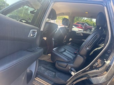 2017 Nissan Pathfinder SL