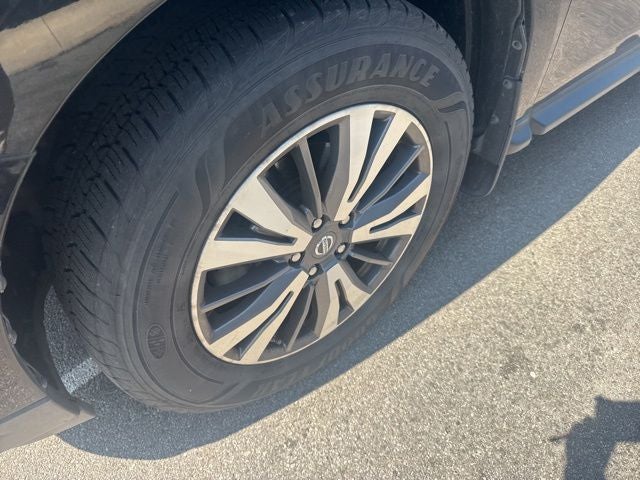 2017 Nissan Pathfinder SL