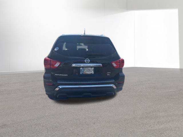 2017 Nissan Pathfinder SL