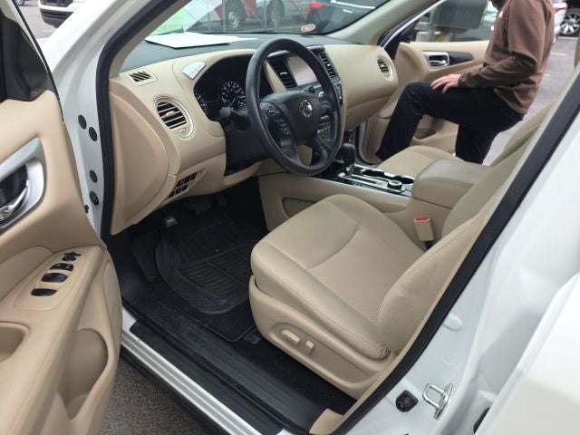 2019 Nissan Pathfinder SV