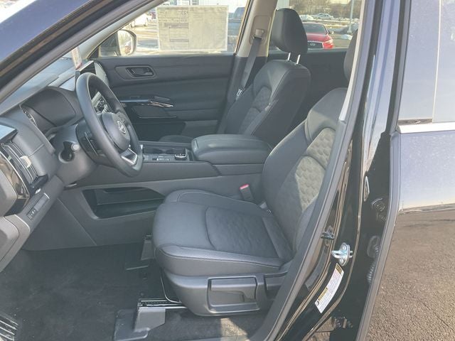 2026 Nissan Pathfinder S