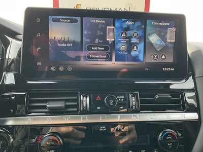 2026 Nissan Pathfinder SV