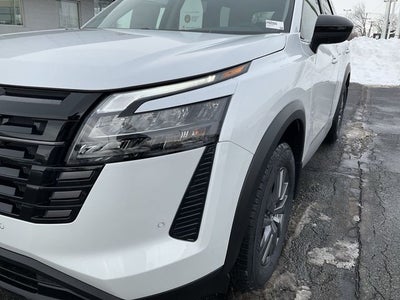 2026 Nissan Pathfinder SV