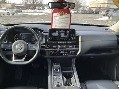 2023 Nissan Pathfinder SL