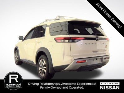 2024 Nissan Pathfinder SL