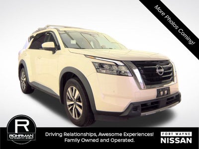 2024 Nissan Pathfinder SL
