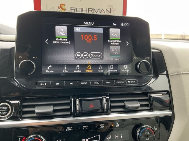 2023 Nissan Pathfinder SL