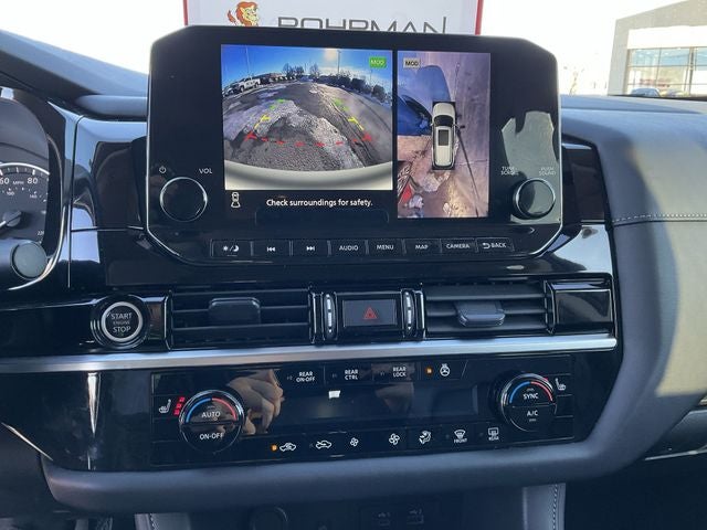 2024 Nissan Pathfinder SL