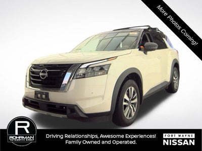 2024 Nissan Pathfinder SL