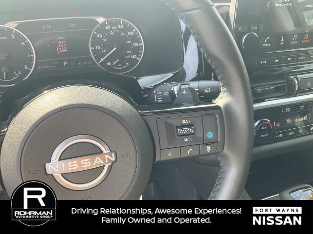 2024 Nissan Pathfinder SL