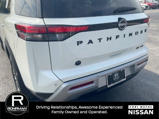 2024 Nissan Pathfinder SL