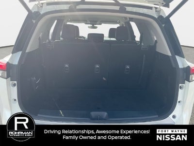2024 Nissan Pathfinder SL