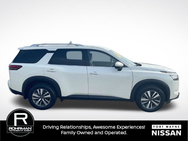 2024 Nissan Pathfinder SL