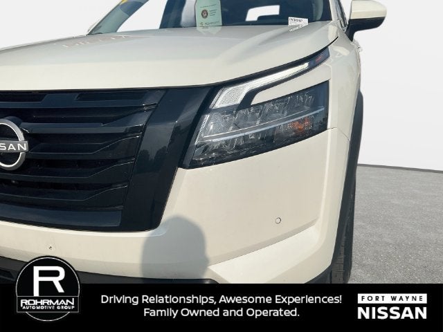 2024 Nissan Pathfinder SL