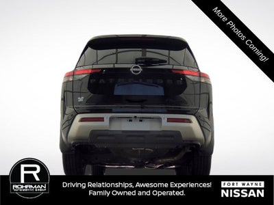 2024 Nissan Pathfinder SL