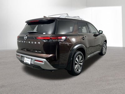 2022 Nissan Pathfinder SL