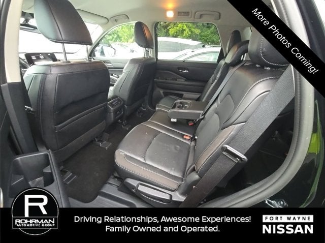 2024 Nissan Pathfinder SL