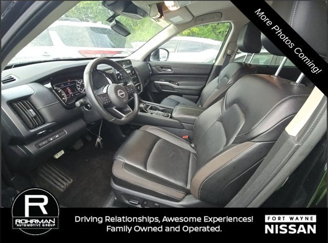 2024 Nissan Pathfinder SL