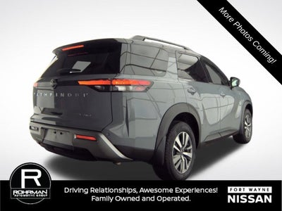 2024 Nissan Pathfinder SL