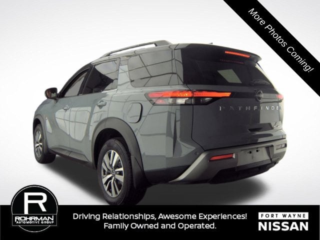 2024 Nissan Pathfinder SL
