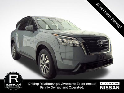 2024 Nissan Pathfinder SL